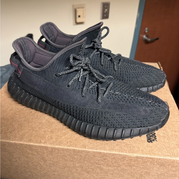 Size 13.5 - adidas Yeezy Boost 350 V2 Low Black Non-Reflective - Picture 1 of 6